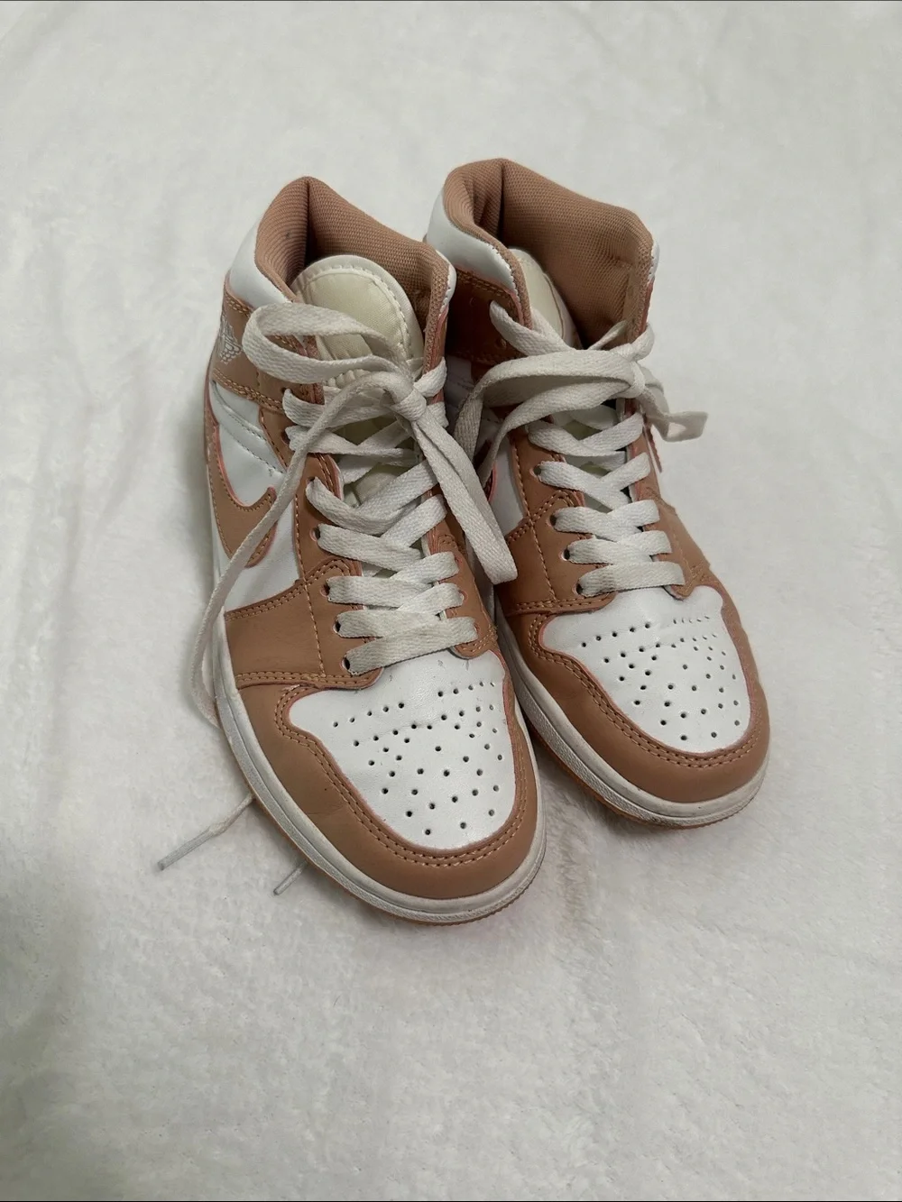 🏰 Jordan 1 Mid Tan Gum Mens Sneaker
